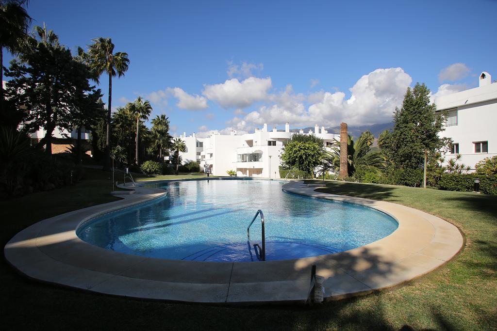 Sunny Golf Apartment Εστεπόνα Εξωτερικό φωτογραφία